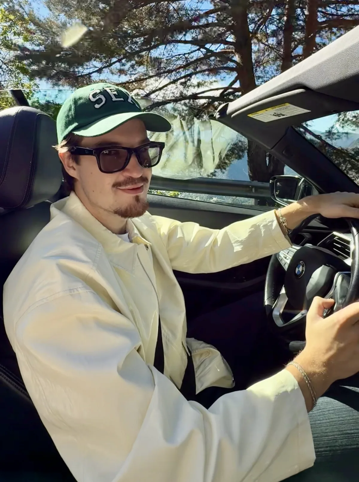 Сейчас - новая фотография с машиной